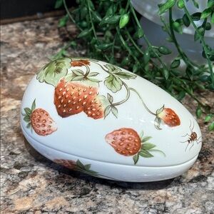 Coalport Bone China Trinket Box